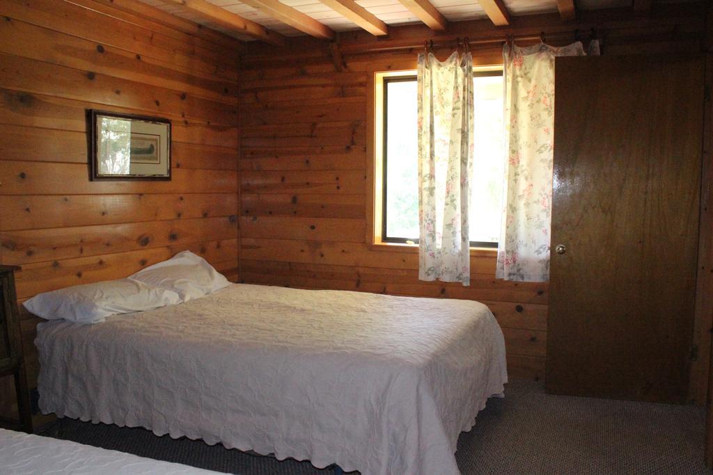 Twin Lakes Resort Bridgeport Quarto foto