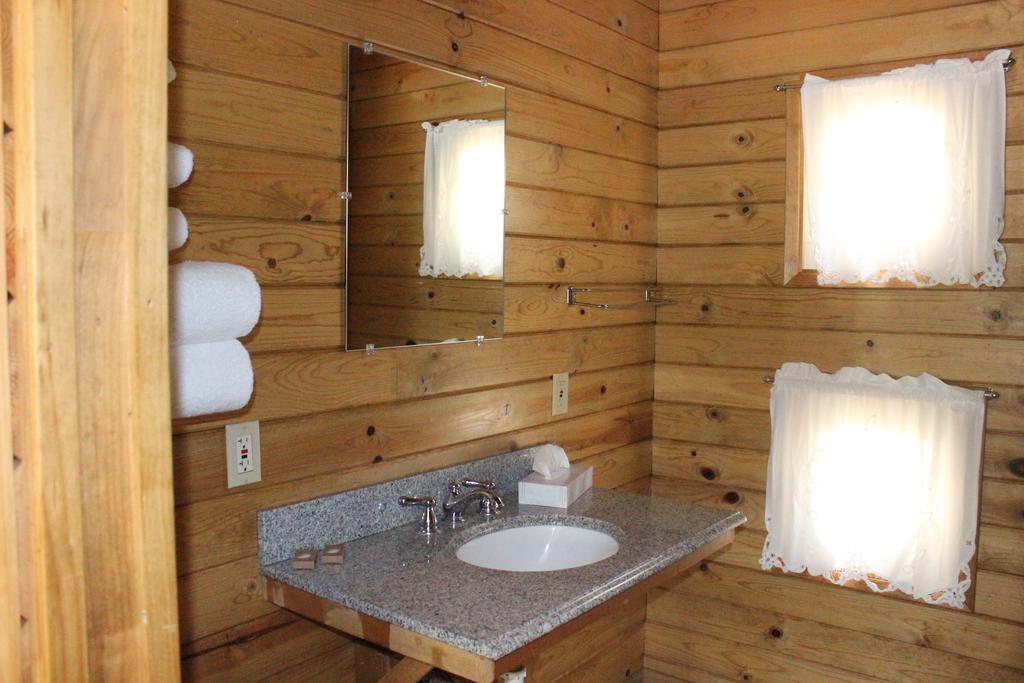 Twin Lakes Resort Bridgeport Quarto foto