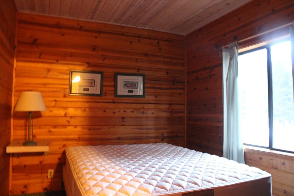 Twin Lakes Resort Bridgeport Quarto foto