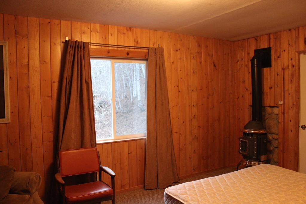 Twin Lakes Resort Bridgeport Quarto foto