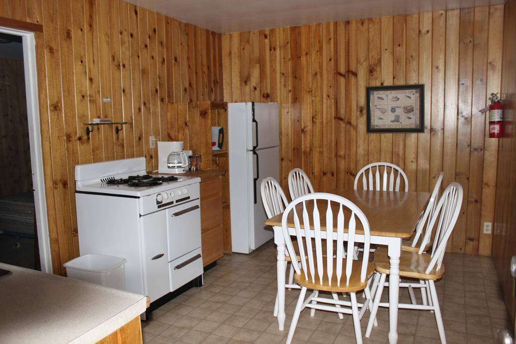 Twin Lakes Resort Bridgeport Quarto foto